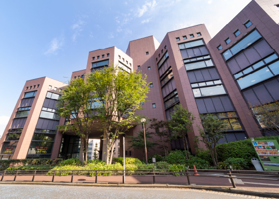 横浜市中央図書館